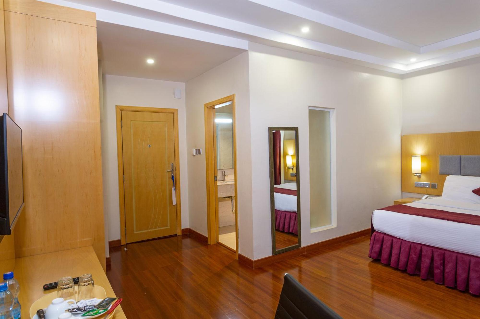 Three Steers Hotel Meru Dış mekan fotoğraf