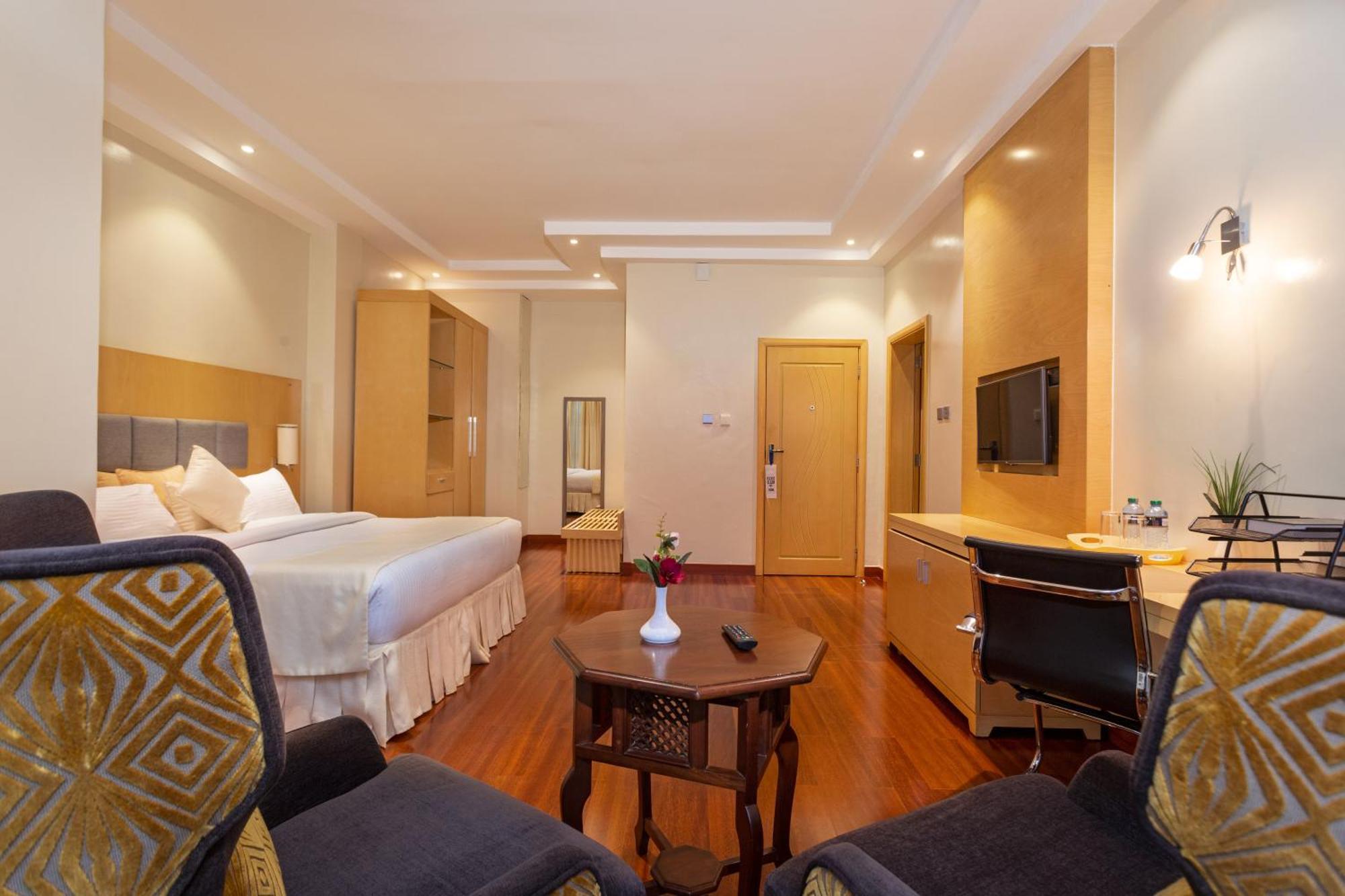 Three Steers Hotel Meru Dış mekan fotoğraf