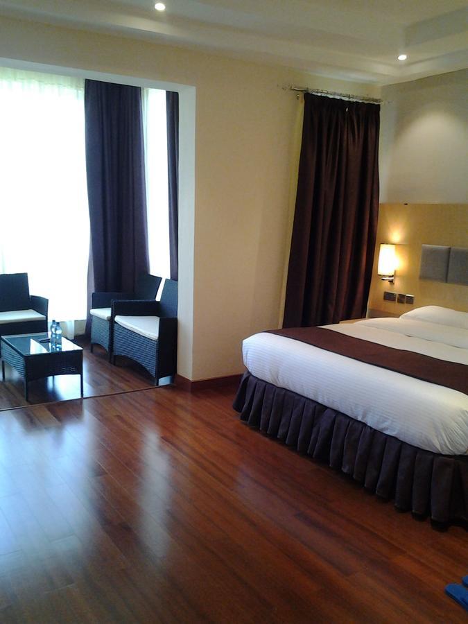 Three Steers Hotel Meru Dış mekan fotoğraf